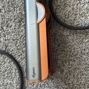 Dyson Airstrait Straightener